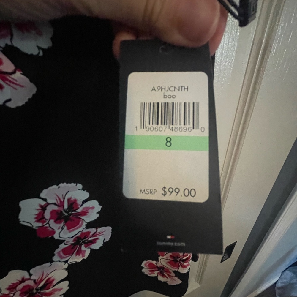 Tommy flower dress size 8. Brand new